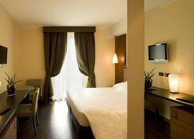Red's Redaelli Hotel 5