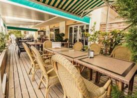 Coral beach house & food 3