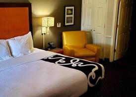 Days Inn by Wyndham Gainesville Florida 4