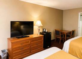 Burbank Inn and Suites 4