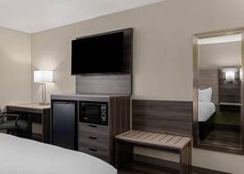 Baymont by Wyndham Santa Fe 5