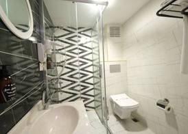 Eniza Hotel 5