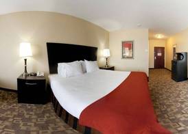 Holiday Inn Express & Suites SNYDER by IHG 3