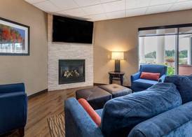 Comfort Suites Escanaba West 4