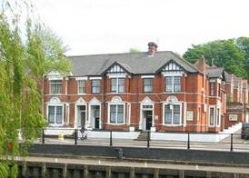 Central Hotel 3