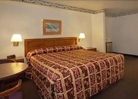 Monterey Fairgrounds Inn 4