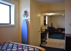 Super 8 by Wyndham Atlantic City 5
