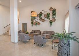 Bohemian Gardens Hotel 3