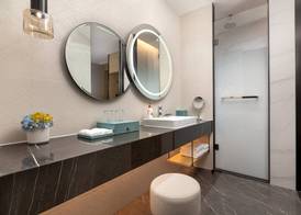 Crowne Plaza Jiangmen Binjiang by IHG 2