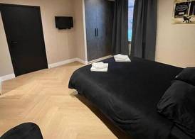 Hotel 83 3