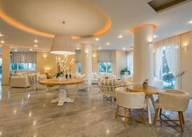 Nefeli Hotel 4