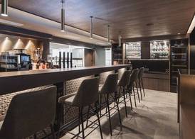 VIER Studios & Restaurant 5