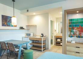 Universal’s Endless Summer Resort – Dockside Inn and Suites 4