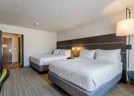Holiday Inn Express & Suites ATCHISON by IHG 4