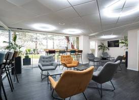 Ramada by Wyndham London Stansted Airport 2