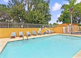 Days Inn by Wyndham Daytona Beach Downtown 4