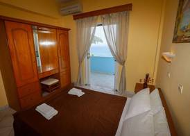 Agios Georgios - 2 Beds - Sleeps 4 - Free Parking 5