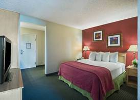 Oxnard Inn Lancaster 5