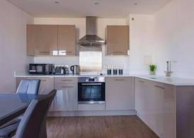 City Centre Appt-sleeps 5-free Parking & Free Wifi 3