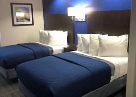Executive Inn and Suites Joaquin 4
