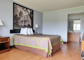 Sprucewood Inn 5