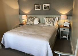 Higher Buck Inn 4