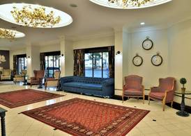 Cresta Jameson Hotel 3
