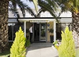 Beachcombers Hotel 4