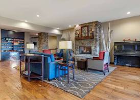 Comfort Inn & Suites Blue Ridge 2