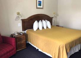 Knights Inn Harrisonville 4