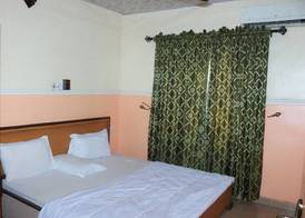 L & L Executive Hotels and Suites 4