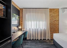 Quality Hotel Robertson Gardens 4