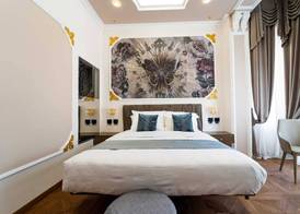 Queen Cattleya Suite 5