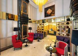 Le Premier Hotel & Rooftop Bar 5