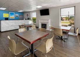 Days Inn by Wyndham Cambridge 4