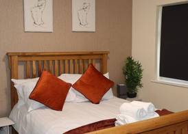 Nottingham 5-br, Sleeps 11 w/ Garden & Parking 3