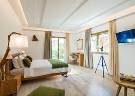 WHITE DONKEY BOUTIQUE Hotel 3
