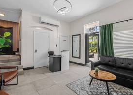Baybreeze Apartments by Lowkl 2