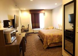 Super 8 by Wyndham St. Louis North 4