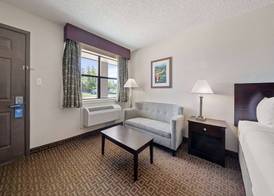 Days Inn by Wyndham Round Rock 3