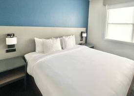 Comfort Inn & Suites Cartersville - Emerson Lake Point 5