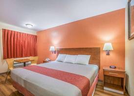 Rodeway Inn & Suites 4