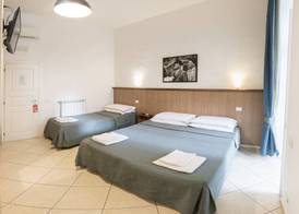Vomero House 5