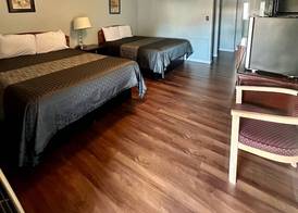 Lone Pine Motel 5