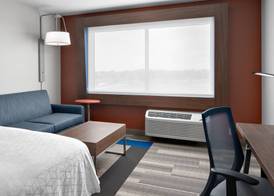 Holiday Inn Express & Suites ELKHORN - LAKE GENEVA AREA by IHG 3