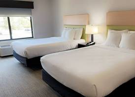 Country Inn & Suites by Radisson, Appleton Airport - Fox River Mall Area 5