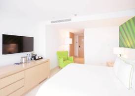 Beachfront Apartment at Radisson Hotel 5
