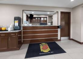 Super 8 by Wyndham Summersville - New River National Park 2