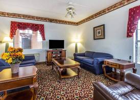 Econolodge inn and suites 5