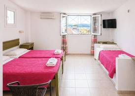 Agnes Beach Hotel Apartments 4